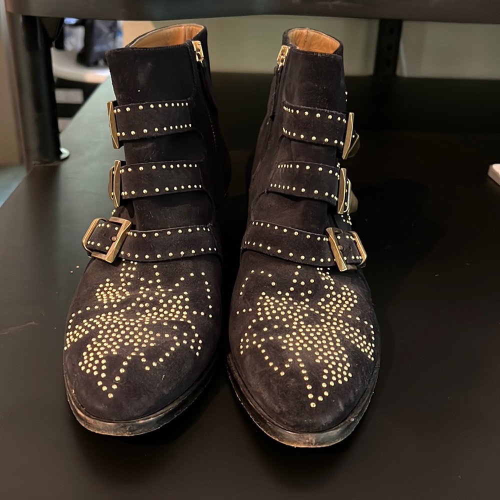 Chloe Susanna Navy Studded Suede Leather Ankle Boot with gold hardware size 39.5